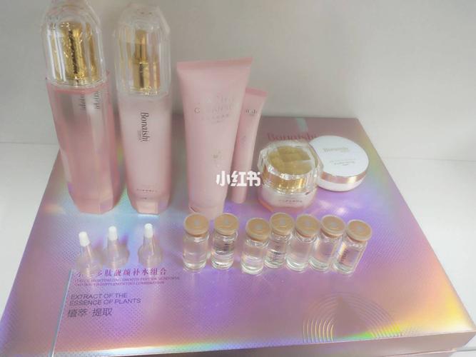 女士化妆品推荐套盒,女士化妆品套盒品牌-第3张图片-美妆
