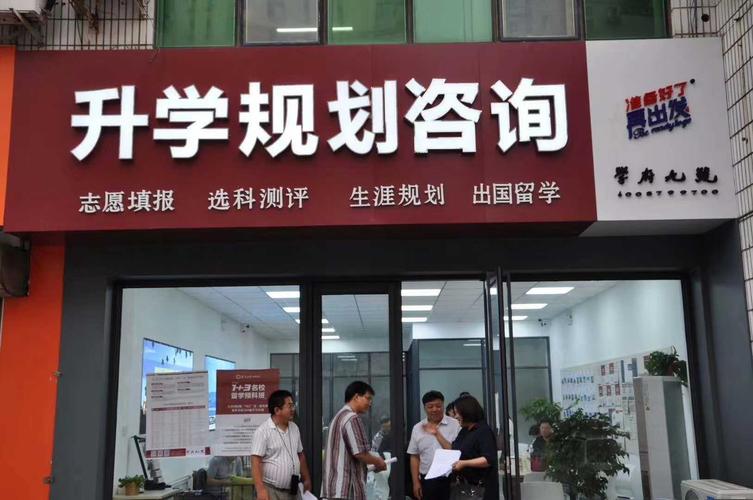 推荐新手跟谁学化妆品好,初学者化妆品牌-第4张图片-美妆