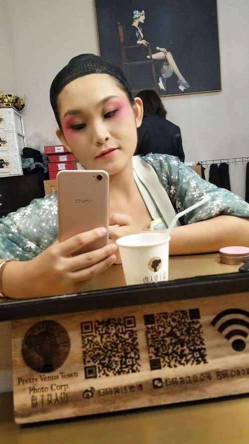 盘子摄影教程化妆新手(盘子摄影图片)-第3张图片-美妆 盘子摄影教程化妆新手(盘子摄影图片)-第3张图片-美妆