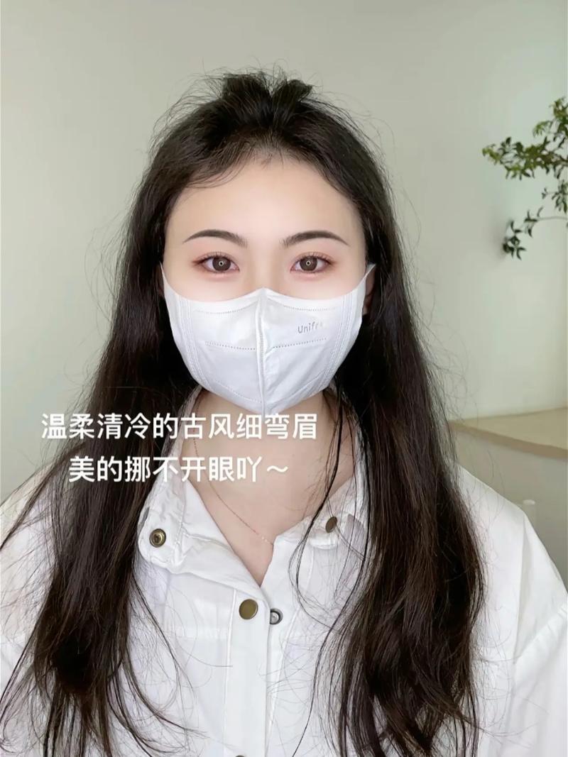 方脸必买化妆品推荐女孩（适合方脸的妆容）-第1张图片-美妆