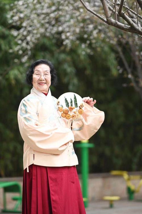 拍照化妆新手教程（拍化妆教程用什么相机呢）-第4张图片-美妆
