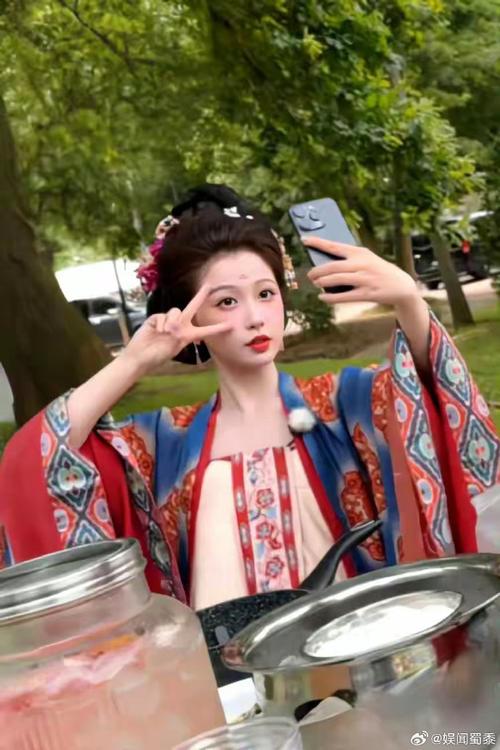 徒手新手化妆教程,徒手新手化妆教程图解-第5张图片-美妆