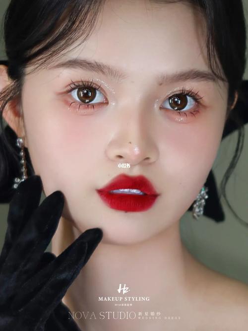 化妆师淡妆教程（精致淡妆化妆教程视频）-第3张图片-美妆