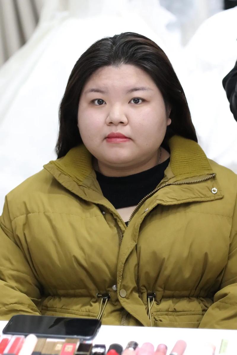 胖女孩化妆教程日常淡妆,胖女生化妆-第6张图片-美妆 胖女孩化妆教程日常淡妆,胖女生化妆-第6张图片-美妆