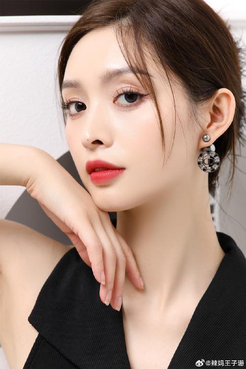 化妆教程不会脱妆淡妆(化妆教程不会脱妆淡妆怎么学)-第8张图片-美妆 化妆教程不会脱妆淡妆(化妆教程不会脱妆淡妆怎么学)-第8张图片-美妆