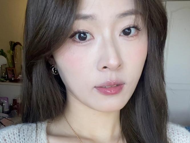 2022夏季淡妆大脸化妆教程(13岁孩子认知有问题,不合群还可以改过来吗)-第2张图片-美妆 2022夏季淡妆大脸化妆教程(13岁孩子认知有问题,不合群还可以改过来吗)-第2张图片-美妆