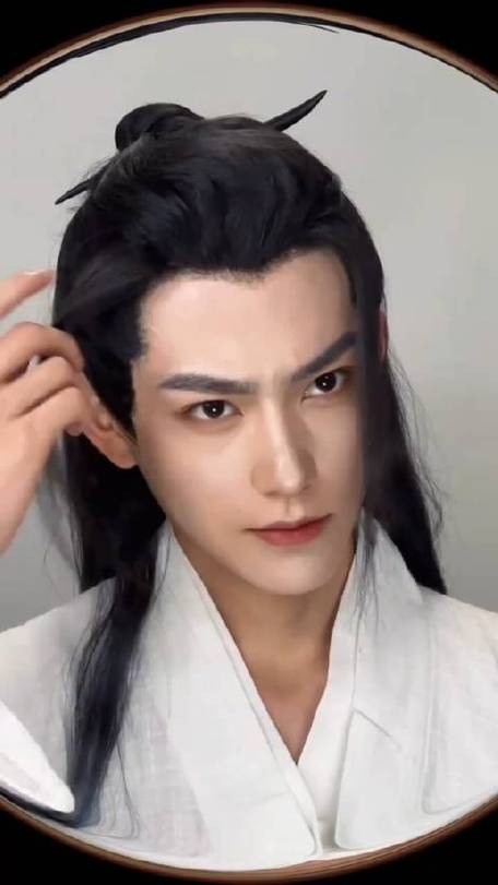 化妆技巧教程新手男士,化妆步骤男士-第2张图片-美妆 化妆技巧教程新手男士,化妆步骤男士-第2张图片-美妆