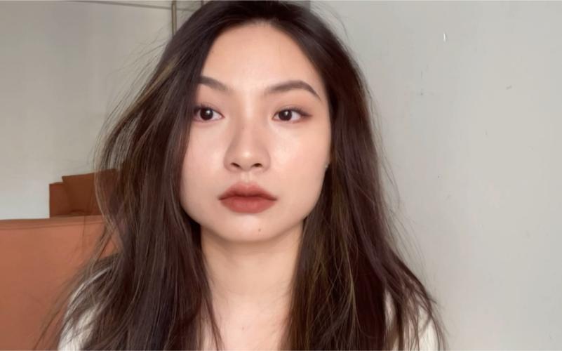 方脸新手化妆简单教程(方脸怎么化妆改善脸型)-第6张图片-美妆 方脸新手化妆简单教程(方脸怎么化妆改善脸型)-第6张图片-美妆