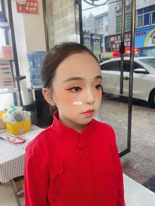 六一化妆教程淡妆学生版,化淡妆的步骤和需要的化妆品学生-第4张图片-美妆