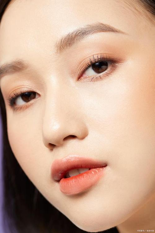 化妆教程新手日系(日系妆容化妆步骤)-第6张图片-美妆 化妆教程新手日系(日系妆容化妆步骤)-第6张图片-美妆