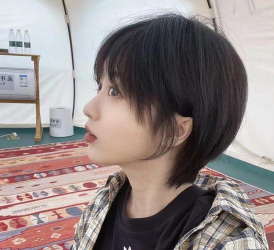 新手淡妆化妆教程中短发,新手淡妆化妆教程中短发怎么做-第1张图片-美妆 新手淡妆化妆教程中短发,新手淡妆化妆教程中短发怎么做-第1张图片-美妆