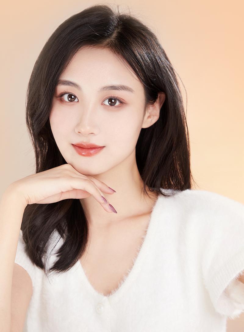 新手化妆品必看博主推荐(新手化妆品全套推荐)-第2张图片-美妆 新手化妆品必看博主推荐(新手化妆品全套推荐)-第2张图片-美妆