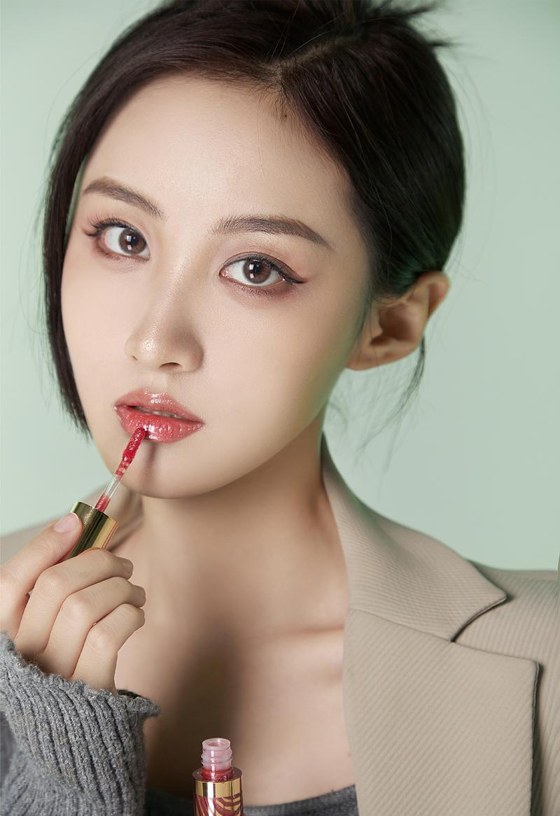 新手化妆品必看博主推荐(新手化妆品全套推荐)-第3张图片-美妆 新手化妆品必看博主推荐(新手化妆品全套推荐)-第3张图片-美妆