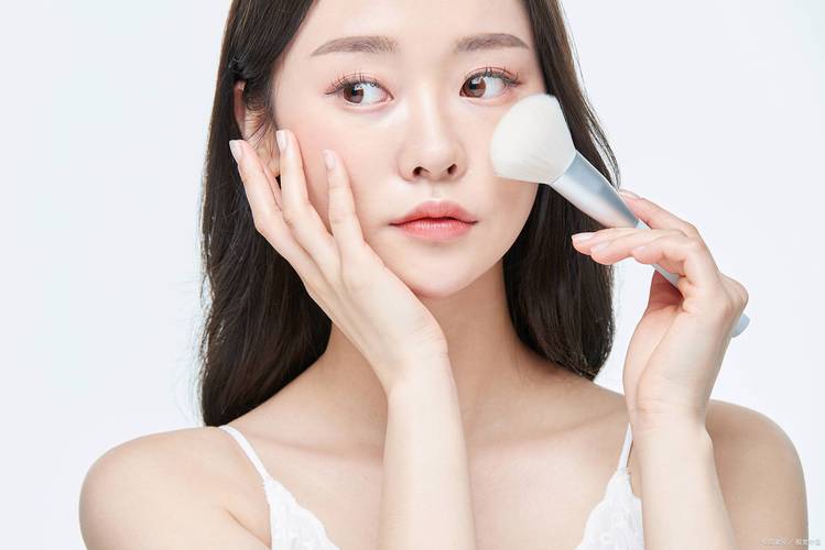 去游泳化妆教程淡妆学生,游泳怎么化妆不会花-第5张图片-美妆