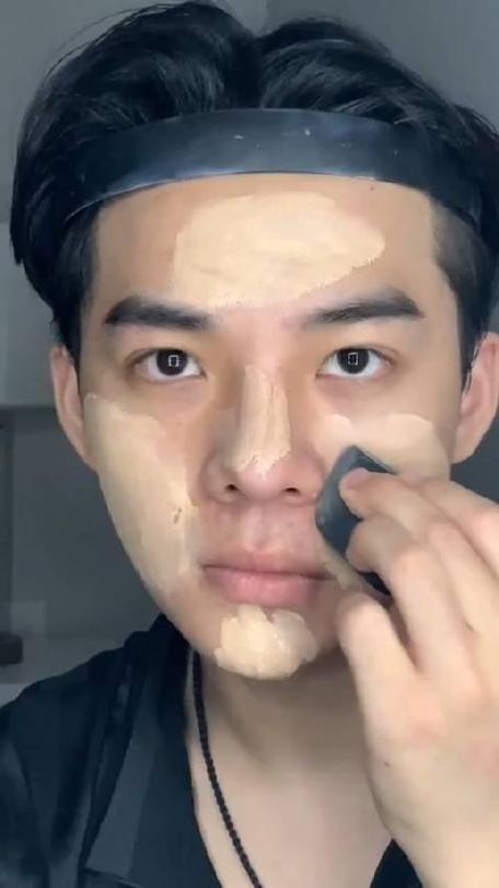 男士化妆新手教程淡妆(男士化妆技巧)-第5张图片-美妆 男士化妆新手教程淡妆(男士化妆技巧)-第5张图片-美妆