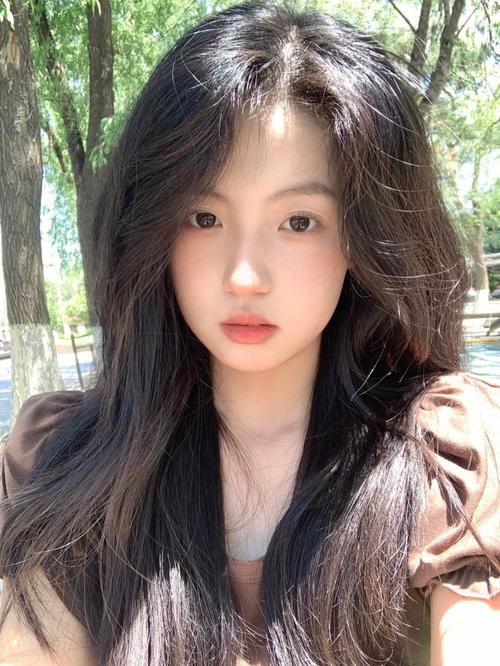 化妆教程学生淡妆短发(女学生淡妆的步骤)-第4张图片-美妆 化妆教程学生淡妆短发(女学生淡妆的步骤)-第4张图片-美妆