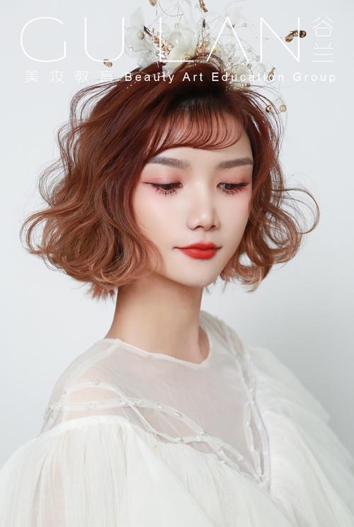 化妆教程学生淡妆短发(女学生淡妆的步骤)-第6张图片-美妆 化妆教程学生淡妆短发(女学生淡妆的步骤)-第6张图片-美妆