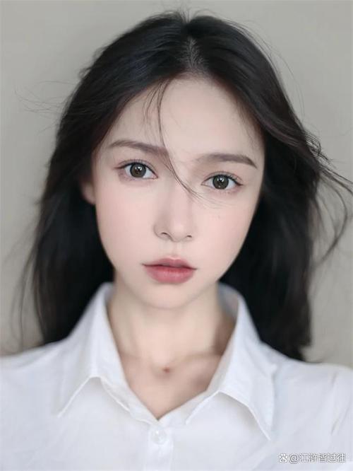 面试淡妆化妆教程夏季(面试应该怎么化妆)-第3张图片-美妆 面试淡妆化妆教程夏季(面试应该怎么化妆)-第3张图片-美妆