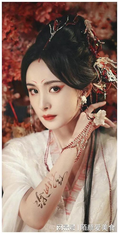 淡妆教程日常化妆李若彤,新手淡妆化妆步骤视频教程全集-第3张图片-美妆 淡妆教程日常化妆李若彤,新手淡妆化妆步骤视频教程全集-第3张图片-美妆