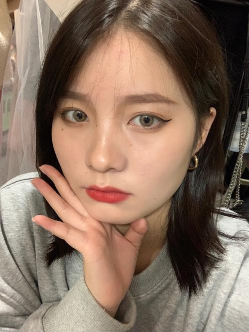 辣妹化妆教程淡妆怎么画,淡妆怎么画视频教程-第3张图片-美妆 辣妹化妆教程淡妆怎么画,淡妆怎么画视频教程-第3张图片-美妆