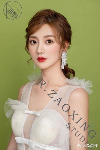新手化妆鹅蛋脸教程,鹅蛋脸画什么妆好看-第5张图片-美妆 新手化妆鹅蛋脸教程,鹅蛋脸画什么妆好看-第5张图片-美妆