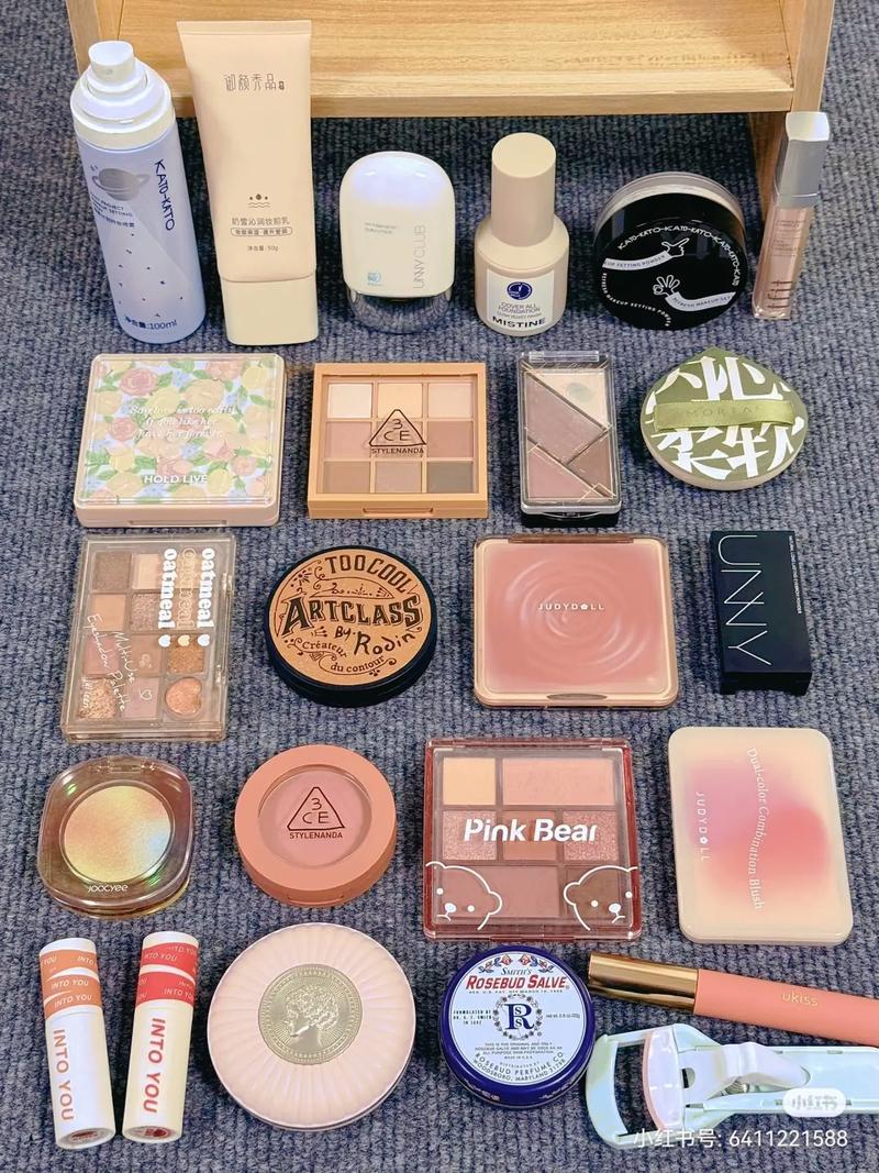 平价新手化妆品套盒推荐,适合新手的平价化妆品-第5张图片-美妆 平价新手化妆品套盒推荐,适合新手的平价化妆品-第5张图片-美妆