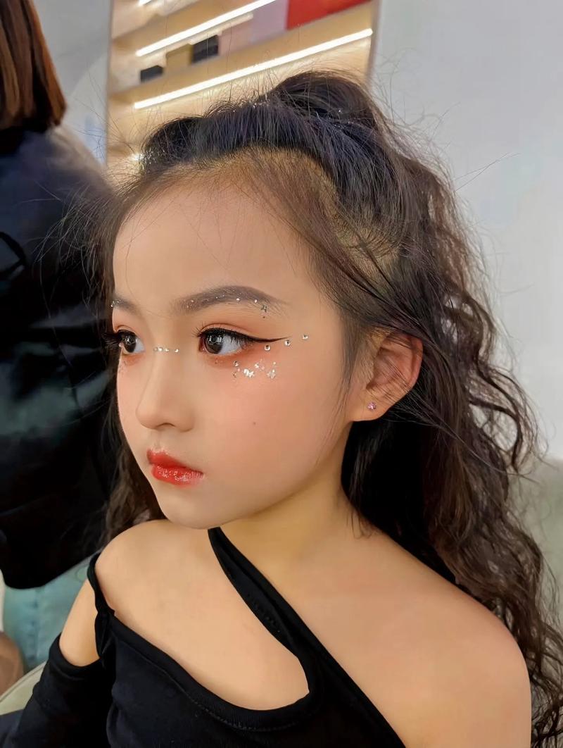 儿童怎么化妆教程淡妆好看,儿童怎么化妆教程淡妆好看图片-第4张图片-美妆 儿童怎么化妆教程淡妆好看,儿童怎么化妆教程淡妆好看图片-第4张图片-美妆