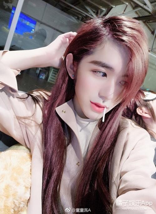 下眼线化妆品推荐男生女生(下眼线用什么画 眼线液还是眼线笔)-第3张图片-美妆 下眼线化妆品推荐男生女生(下眼线用什么画 眼线液还是眼线笔)-第3张图片-美妆