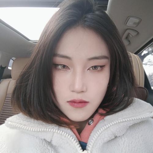 椭圆脸化妆教程淡妆女士,椭圆脸化妆教程淡妆女士怎么画-第4张图片-美妆 椭圆脸化妆教程淡妆女士,椭圆脸化妆教程淡妆女士怎么画-第4张图片-美妆