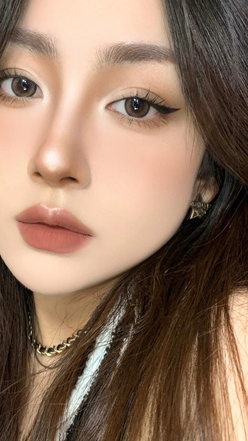 化妆新手欧美妆教程,欧美化妆方法-第2张图片-美妆
