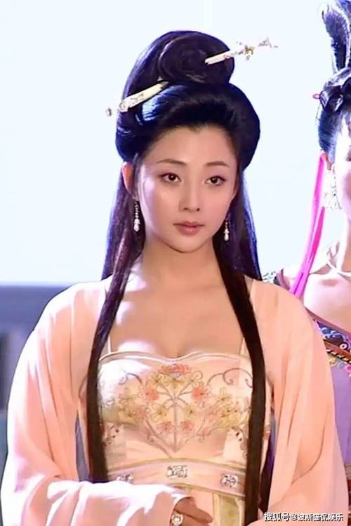 化妆品柜姐妆容推荐(化妆品 柜姐)-第5张图片-美妆 化妆品柜姐妆容推荐(化妆品 柜姐)-第5张图片-美妆