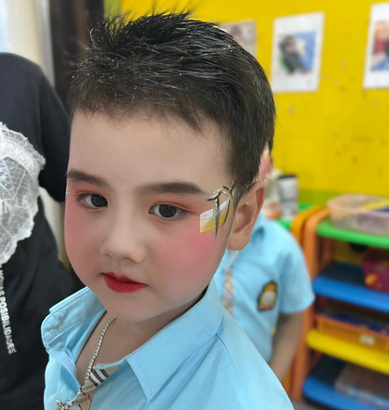 男的化妆教程淡妆(男化妆技巧)-第3张图片-美妆 男的化妆教程淡妆(男化妆技巧)-第3张图片-美妆