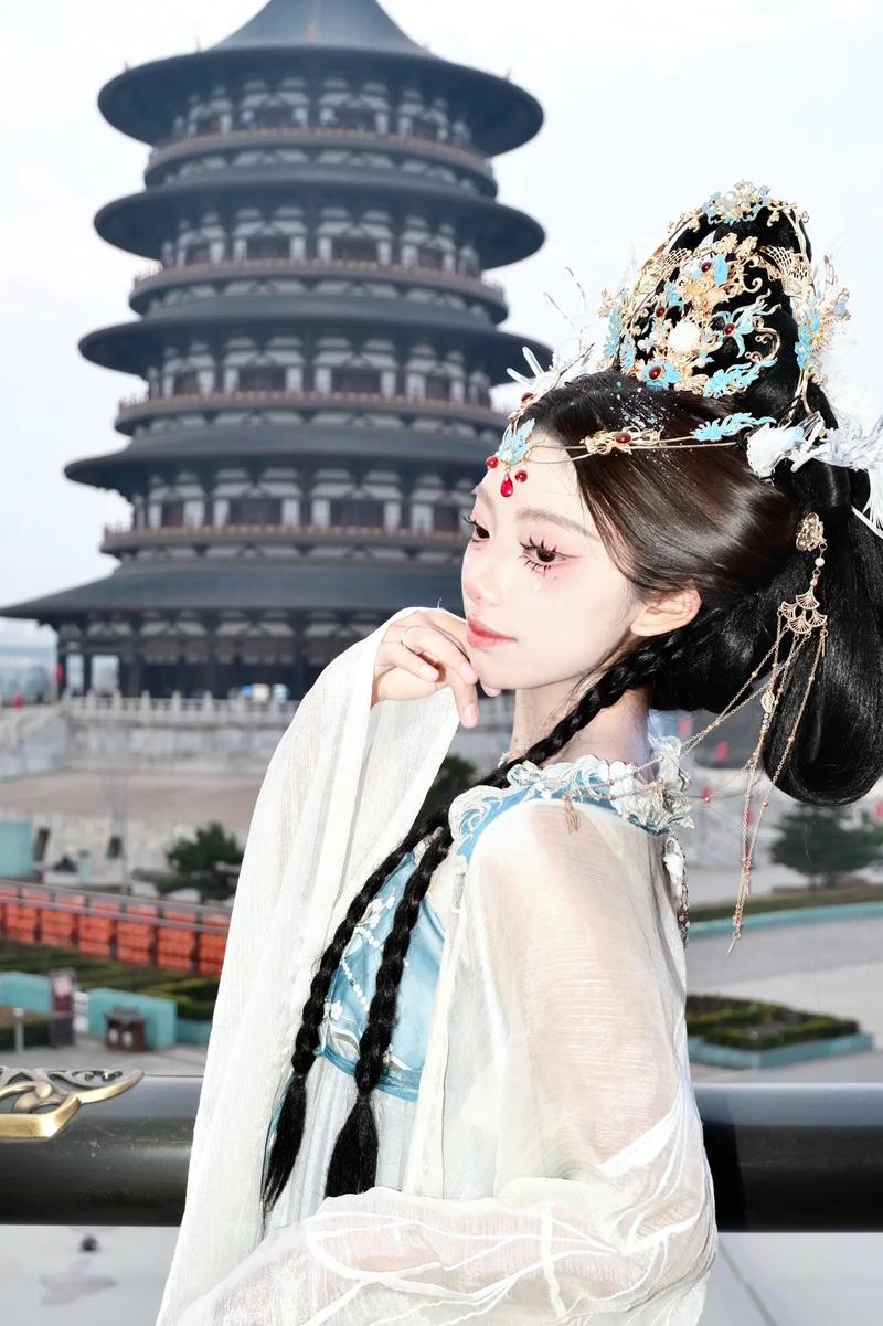 清新美女游泳化妆教程淡妆(游泳妆怎么画)-第5张图片-美妆 清新美女游泳化妆教程淡妆(游泳妆怎么画)-第5张图片-美妆