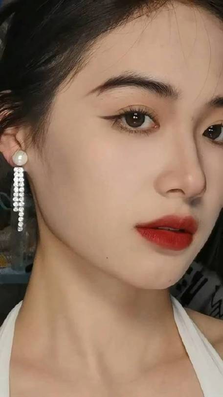 新手化妆复古教程,新手化妆复古教程视频-第5张图片-美妆 新手化妆复古教程,新手化妆复古教程视频-第5张图片-美妆