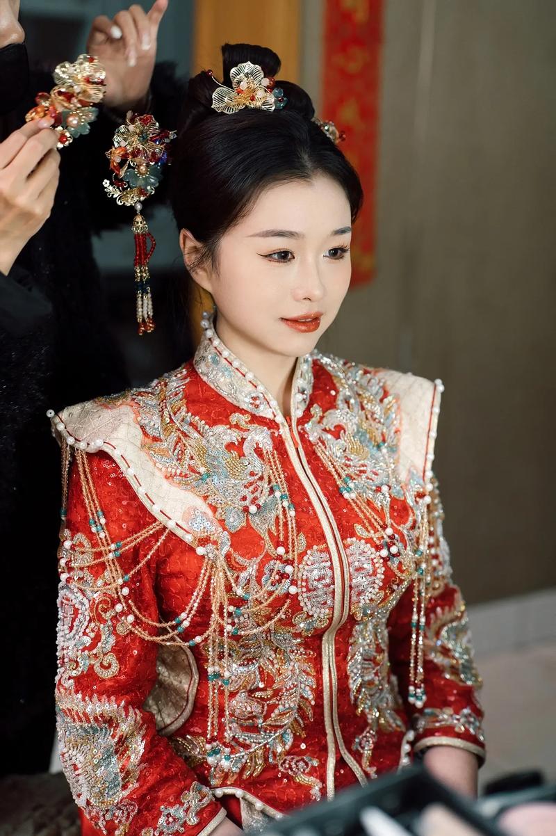 结婚自己化妆顺序新手教程(结婚妆容可以自己化吗)-第1张图片-美妆 结婚自己化妆顺序新手教程(结婚妆容可以自己化吗)-第1张图片-美妆