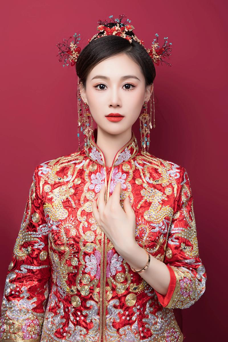 结婚自己化妆顺序新手教程(结婚妆容可以自己化吗)-第2张图片-美妆 结婚自己化妆顺序新手教程(结婚妆容可以自己化吗)-第2张图片-美妆