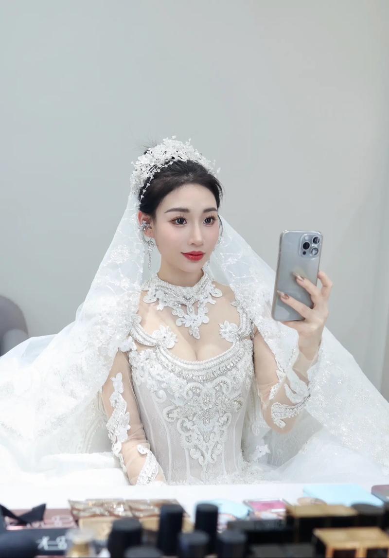 结婚自己化妆顺序新手教程(结婚妆容可以自己化吗)-第5张图片-美妆 结婚自己化妆顺序新手教程(结婚妆容可以自己化吗)-第5张图片-美妆