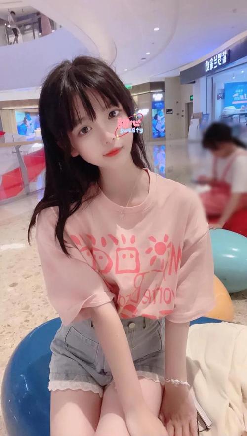 微胖女孩淡妆化妆教程（胖女孩化妆初学者步骤视频）-第3张图片-美妆