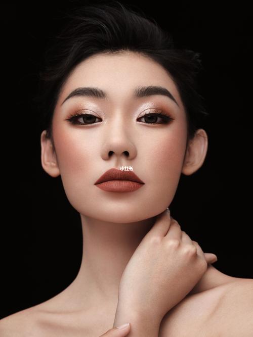 甜美风淡妆化妆教程(甜美风淡妆化妆教程图解)-第4张图片-美妆 甜美风淡妆化妆教程(甜美风淡妆化妆教程图解)-第4张图片-美妆