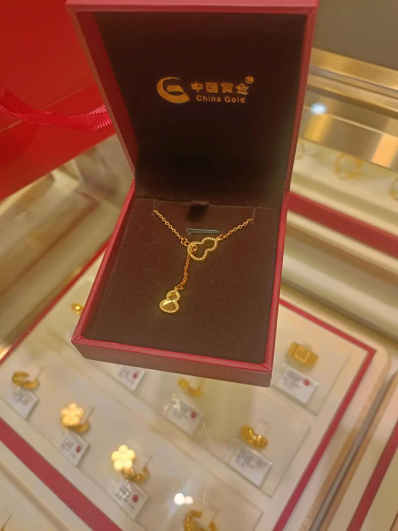 婆婆生日礼物化妆品推荐(送时髦婆婆的生日礼物)-第3张图片-美妆 婆婆生日礼物化妆品推荐(送时髦婆婆的生日礼物)-第3张图片-美妆