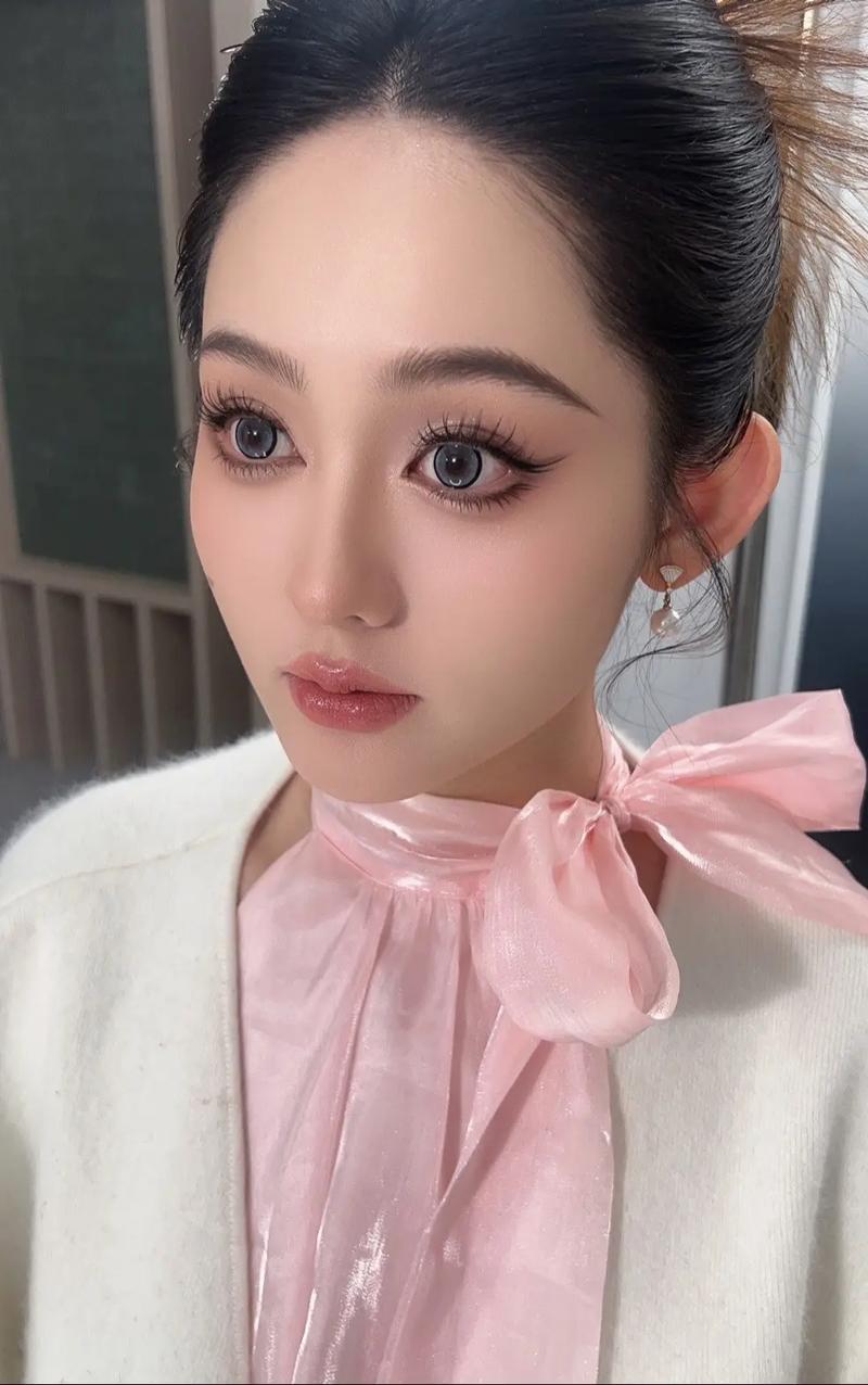 新手化妆教程约会妆,约会化妆小游戏-第1张图片-美妆 新手化妆教程约会妆,约会化妆小游戏-第1张图片-美妆