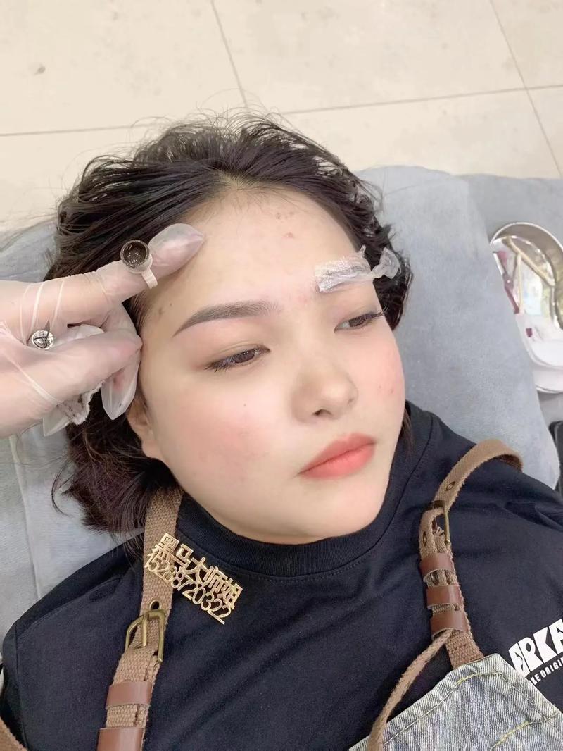 纹眉怎么化妆教程淡妆,纹眉怎么化妆教程淡妆好看-第5张图片-美妆 纹眉怎么化妆教程淡妆,纹眉怎么化妆教程淡妆好看-第5张图片-美妆