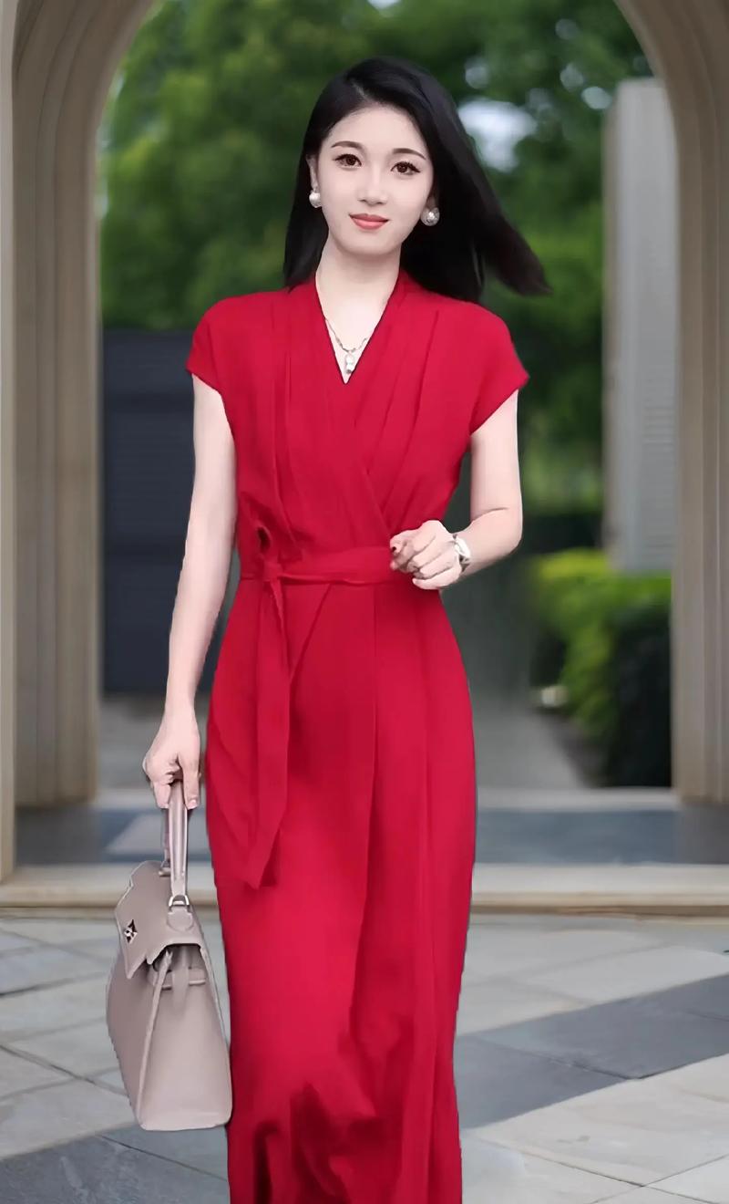 穿裙子化妆教程淡妆（裙子打扮）-第7张图片-美妆