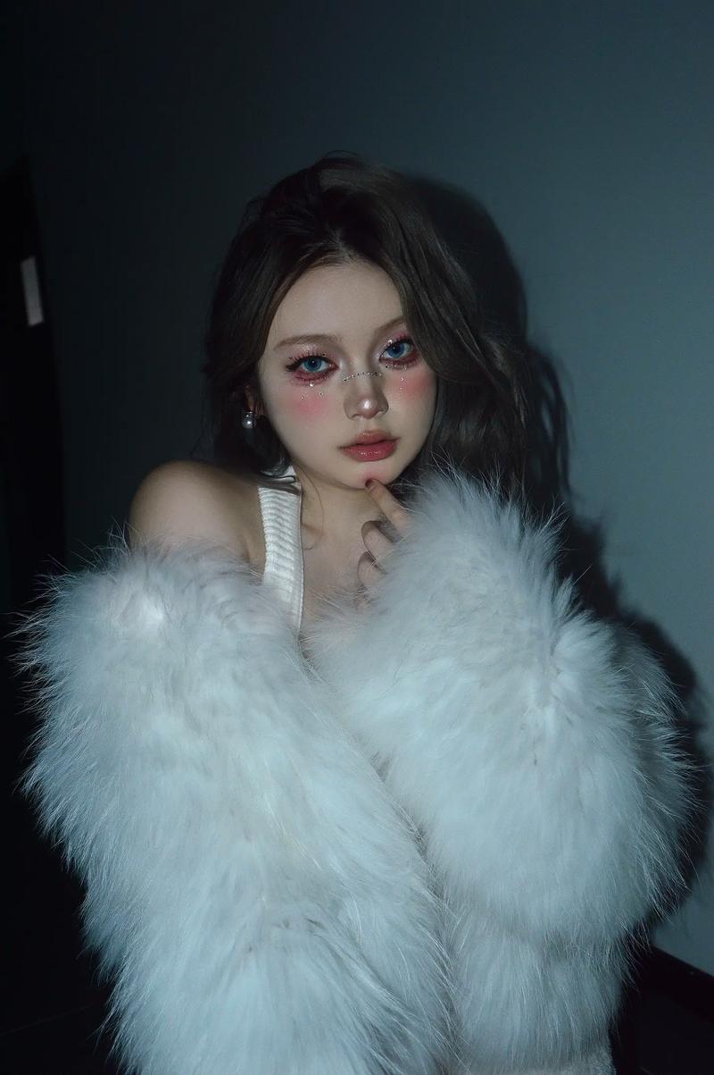 辣妹化妆教程淡妆(辣妹化妆品是啥)-第3张图片-美妆 辣妹化妆教程淡妆(辣妹化妆品是啥)-第3张图片-美妆