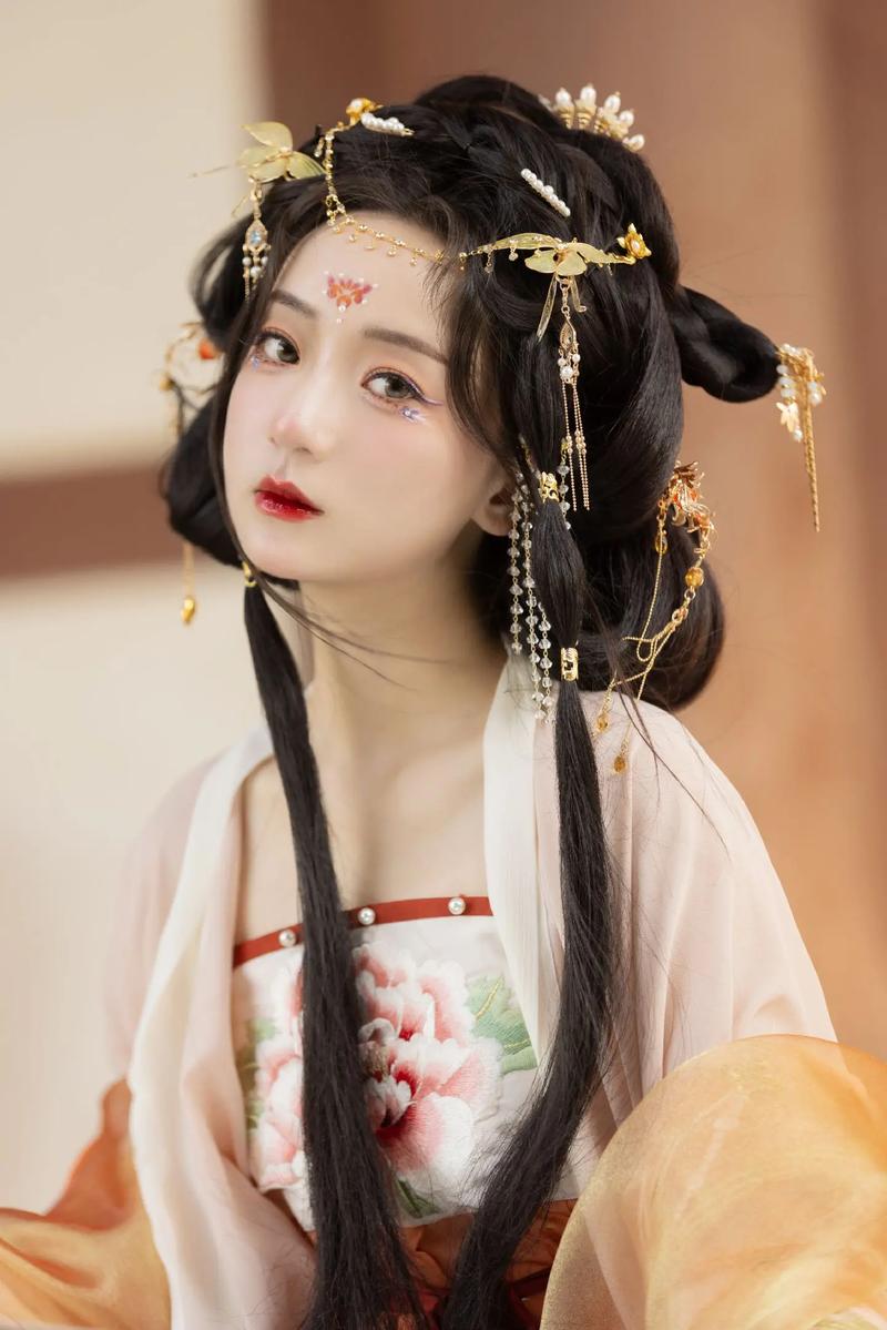 穿汉服化妆教程淡妆(穿汉服化什么妆好看)-第8张图片-美妆 穿汉服化妆教程淡妆(穿汉服化什么妆好看)-第8张图片-美妆