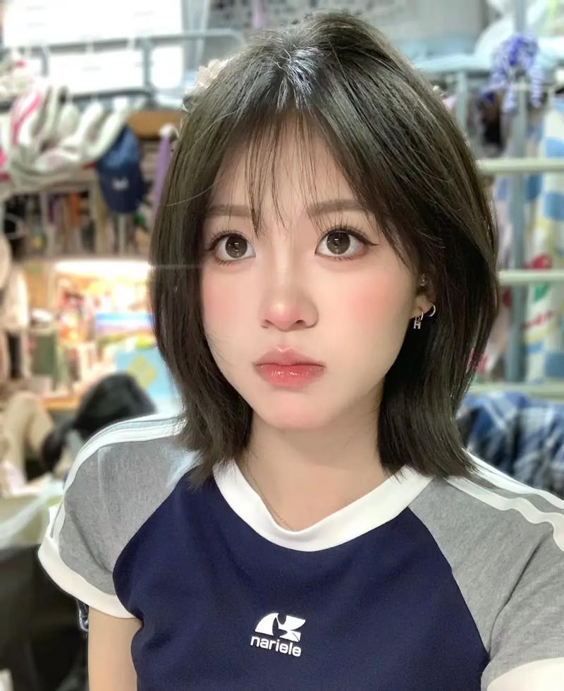 化妆新手教程短发步骤（短发妆容）-第7张图片-美妆