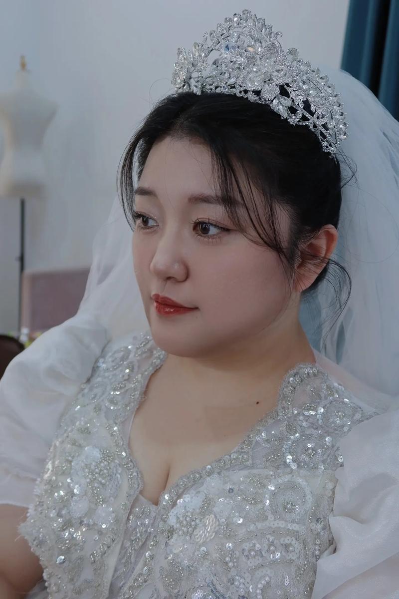 胖脸化妆教程新手,胖脸如何化妆成瘦脸